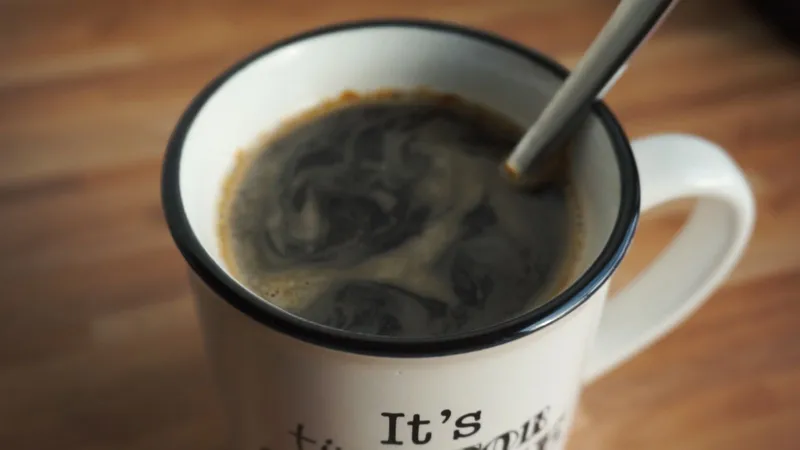 Taza de café solo, permitido durante el ayuno porque apenas aporta calorías